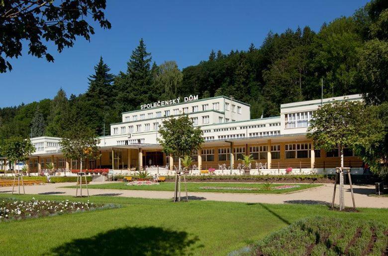 Apartamento Kapsle Luhačovice Exterior foto